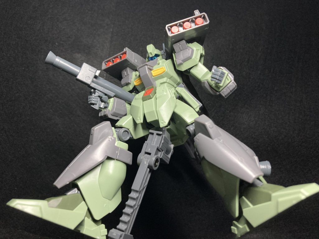 と、言うことで！今回はスタークジェガン！HGながら素晴らしい造形美！余剰パーツでジェガンぽくもできるMGにも引けを取らない出来です！ということでどうぞ！