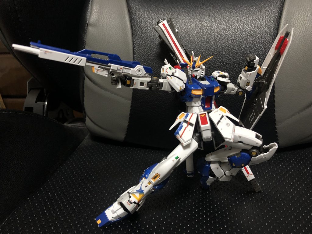 去年の6月に購入した初めての作品なので墨入れや部分塗装はもちろんないです当時はパーツが余る、なんて事は知らず箱を開けた時は「これ全部使うのか…」と絶句しました笑デカールも小さいのが多くてプルプルしながら失敗したらどこか飛ばしたりといい思い出です笑