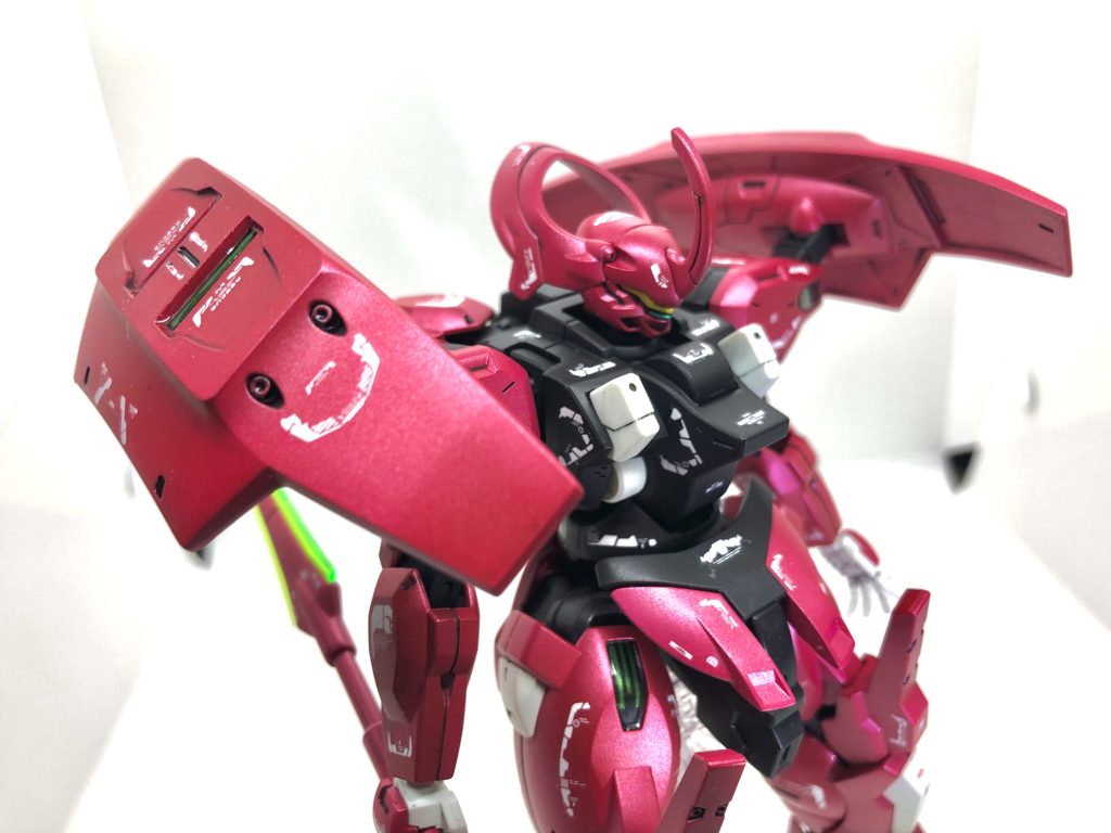 ギリギリ水星コンに間に合った我が家の赤です。メタリックレッドにマルーンを加えると上品なレッドになってとても美しい…