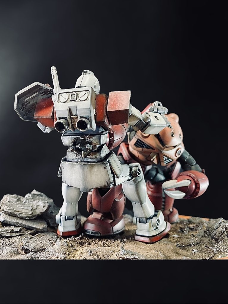 使用キットはHGUCジムとRGズゴック。ジムはポーズの際に腹部パーツをブツ切りにして繋ぎ合わせた上で穴をあけてます。