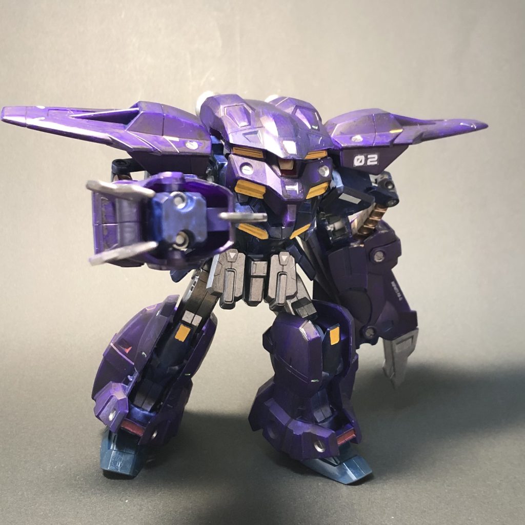 胸部排熱ダクトが計3対も付いてて、何だかエビの裏側みたいに見えますね