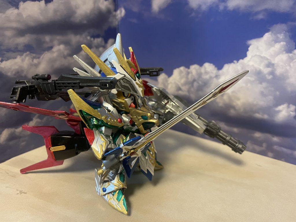 剣側。エール装備に合わせて胸には鳥頭を！