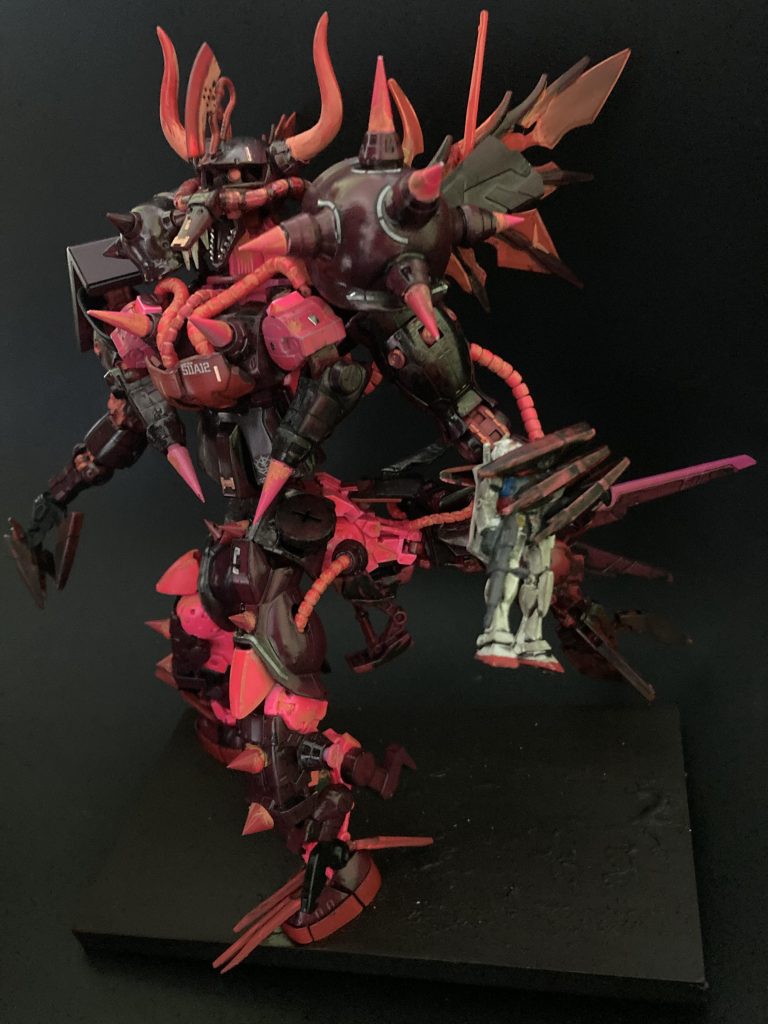 RGキットの骨組みを生かして30mmとお手軽なモナカFGキットを使ってミキシングしています^ ^