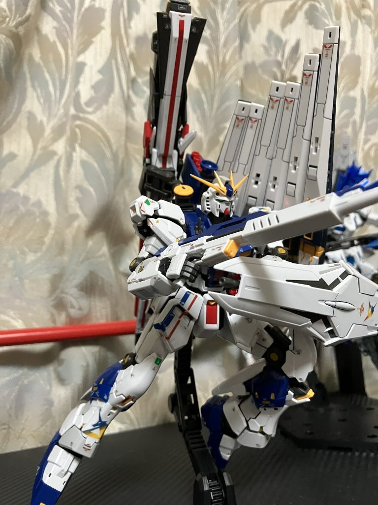 それから暫くして、ファンファンネル欲しいなぁと思い、購入して即装備させましたこの時は墨入れが少しだけできるようになったので顔だけ墨入れもしてますしかし、何度も思うが小さいデカール貼るの下手だなぁ笑