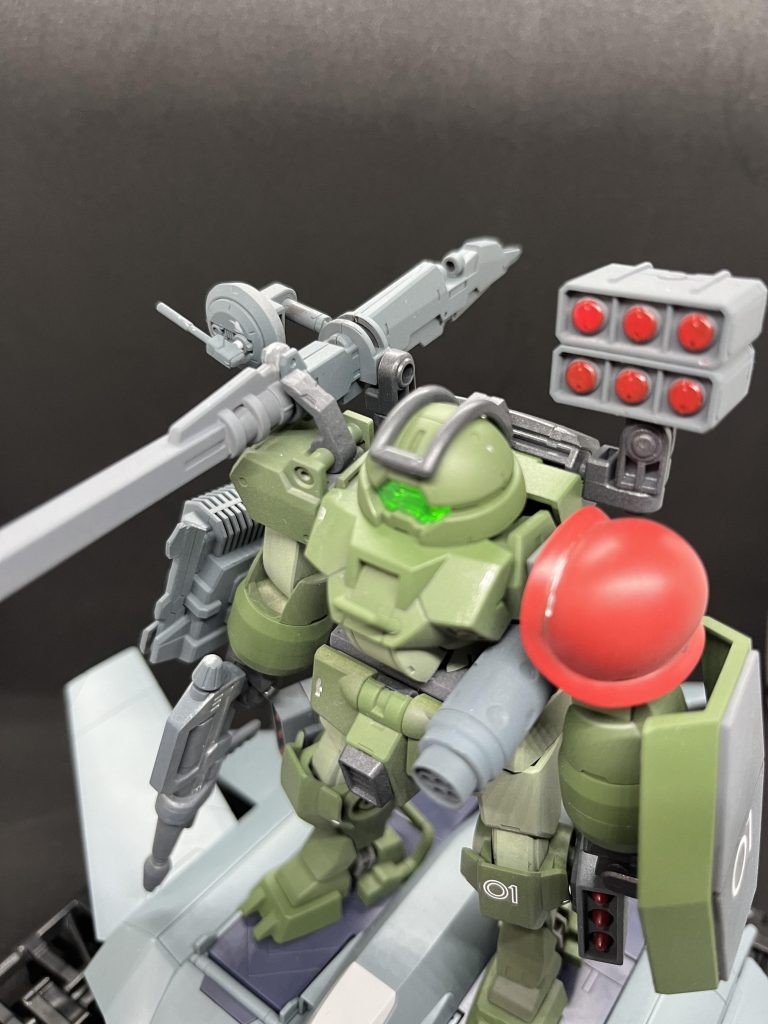 肩に爪をつけて肩キャノンを展開した時に固定装置に出来る用にしています。