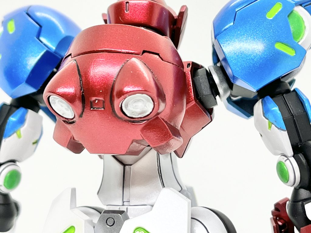 バックパックにHGガッデスのパーツをベースに、パテで加工した物を使用。