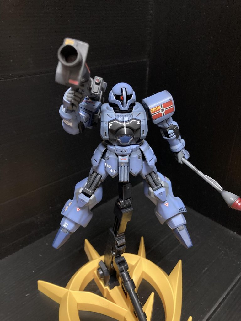 台座使うと💦光の入り方が変わって何か色味が変わっちゃう😅バズーカ構えた感じ