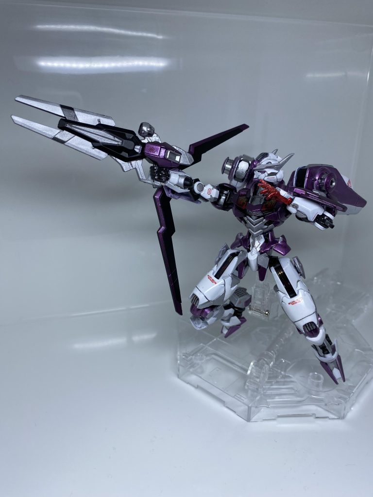 個人的に1番好きはポージング✨️ビームライフルとシールドパーツを広げ弓を構えるようなポーズ‼️ガンダムって弓的な武器ってあんまりない気がしたので。