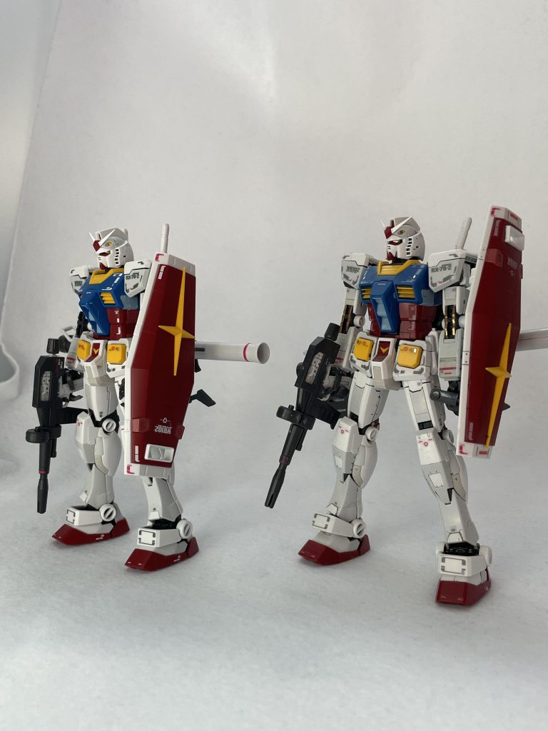 右は数年前に作ってシールを使用。左は今回のやつで水転写デカールです。ちょっと色合い違うんですね。