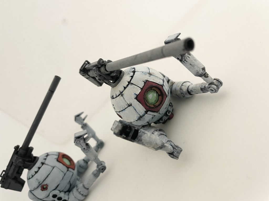 もう一機は下を影色でやや暗めと汚しで作成。