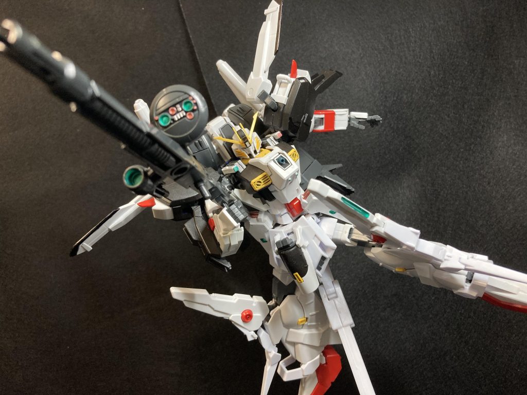 とある人物がとある人物のために早急に仕上げた試作品のひとつ。間接が仮止め段階であり強度に問題があるため激しい動きに耐えられない構造になっている。