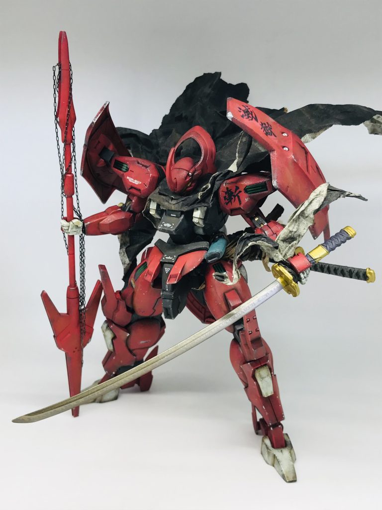 抜刀状態+二本差しこのダリルバルデ…マントと刀が凄く似合いますねどこかエステバリスっぽいかも…頭部はレプラカーンか?