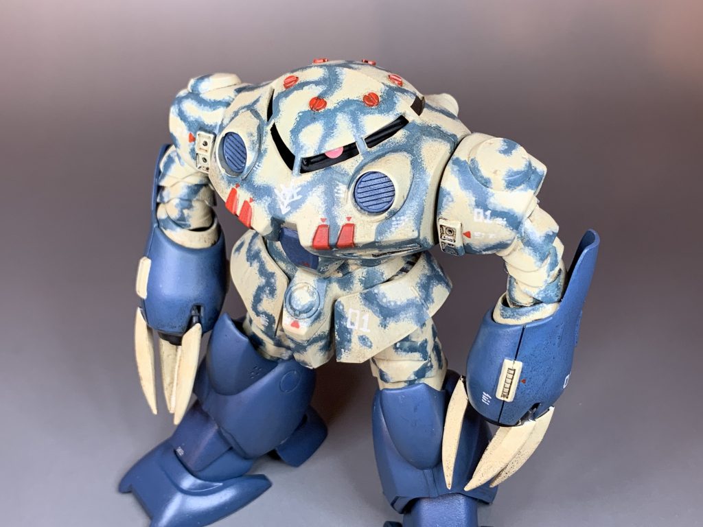 塗装は近藤版風迷彩塗装にしました。スポンジスタンプ塗装で迷彩柄をボカすような雰囲気を目指しました。マーキングとナンバリングは手描きしました。👇製作動画の胴体編はこちら👇https://youtu.be/b2lrPxMQi7s