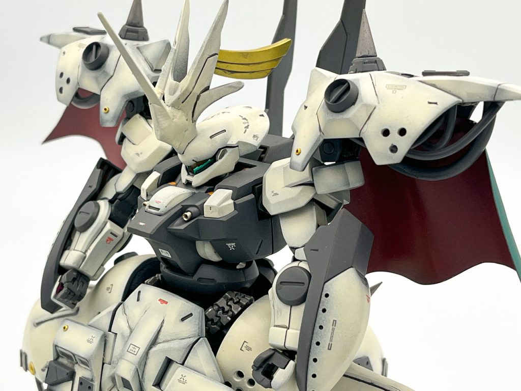 ■全体の工作についてジャンクパーツ、ディテールアップパーツ、100均のカラーワイヤーを使ったパイピング等をふんだんに使用。特にフロント、サイド、リアの全てのスカート部分にパーツを集中し、下半身のボリュームアップを図りました。