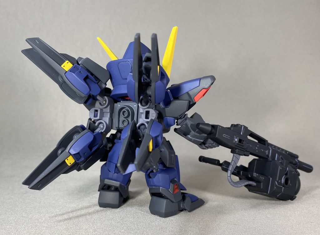 後ろ黄色部分が目を引くので、しっかり発色するように下地をピンクして正解でした。