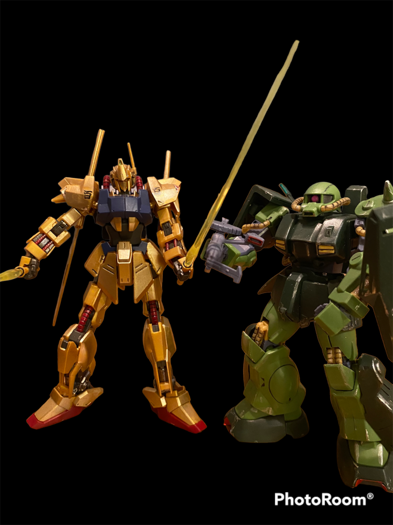 ゼータ繋がりで百式と並べてみました。百式は全塗装に対してハイザックは艶消しトップコートのみです。