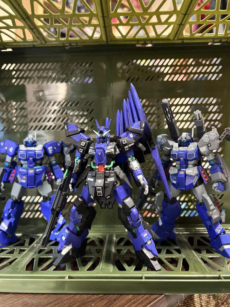 ロンドベル治安維持遊撃部隊アストライア隊所属マサキ小隊✨マサキ少尉のムーンガンダムHVを小隊長とするマサキ小隊✨という妄想であります👍🏻 