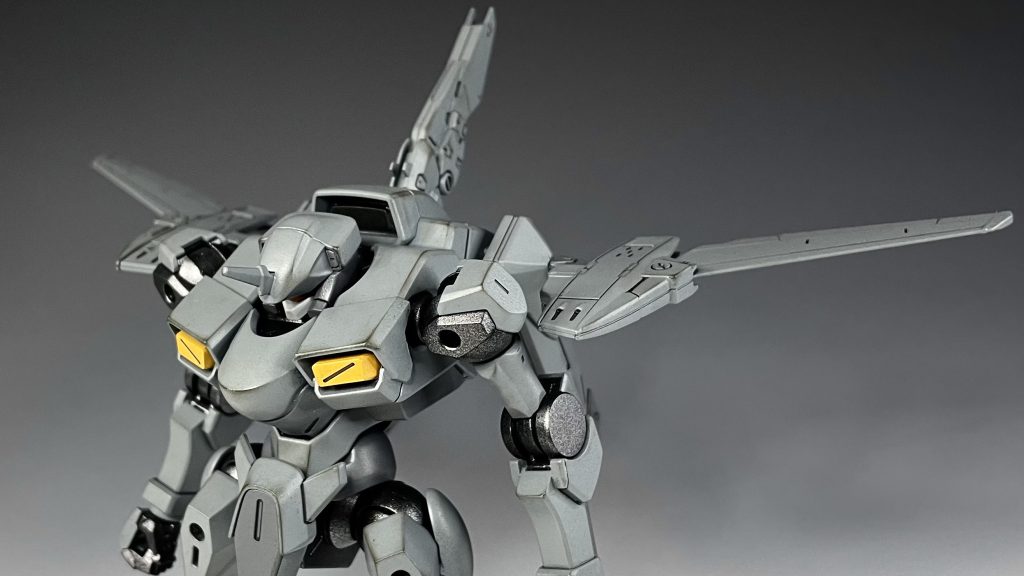 各部エッジにはウェザリングマスターの“オイル色”でウェザリング。