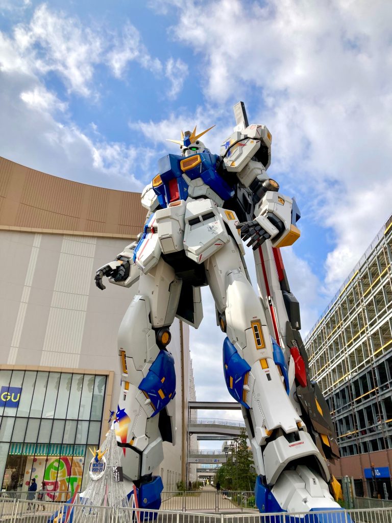 先日たまたまちょうど博多に旅行へ出掛ける機会に恵まれたので、本作を出発前日までに完成させて持参して御本尊の目の前で記念撮影する事が出来ました。聖地巡礼させて頂きありがとうございました。