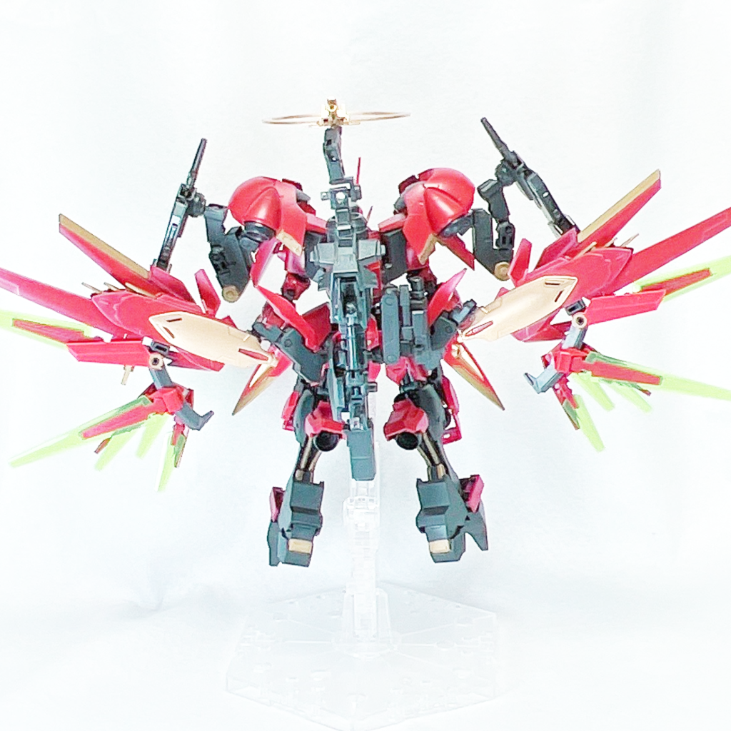 その他のプロパガンダ機と一線を画するのは、本機が高頻度に実戦投入される点であり、広域防衛・広域殲滅を可能にする莫大な戦闘力を付与されている。