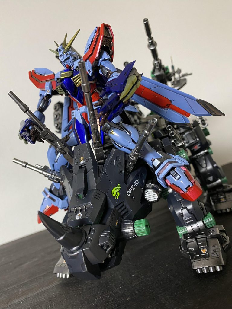 風雲祭器がいなかったので代わりに暗黒角に乗らせてみたら、あらシックリ♪これで悪魔だろうと師匠だろうと敵ではないですなw追伸、ゴッドガンダムたのむからMG2.0にしてちょ!