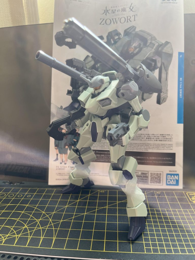 こちらがウェザリング前です。これはこれでかっこいいんですが、自由に角度がつけられないのって兵器的にどうなんだろうと思いました。ガンキャノンみたいな感じでもいいんですけど…なんか…違う