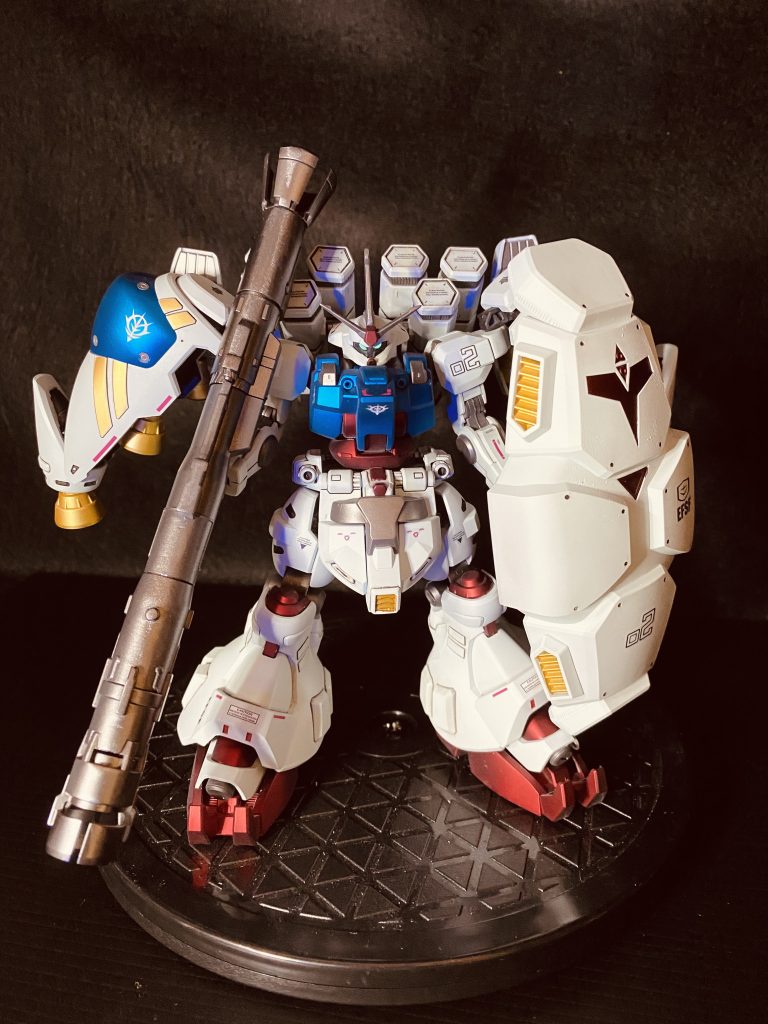 ガンダムアイ付けるの細かすぎて大変でした。２つほど何処かに飛んでいき行方不明中です。