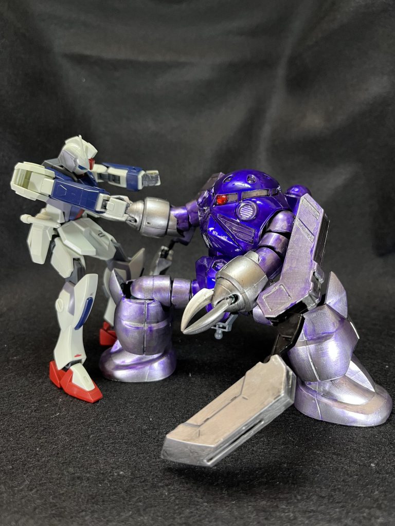 有名なシーンの再現。ジムがいないので、先日作ったダガーに、生贄になってもらいました。