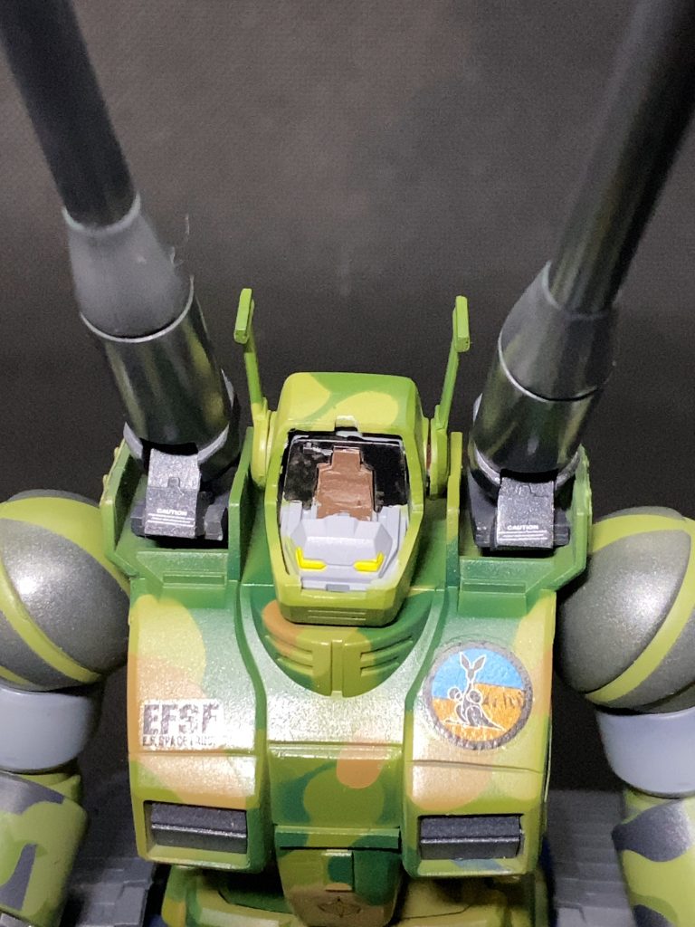 使用塗料本体迷彩部分 サンドイエロー →コクピット色(川西系)→フィールドグリーン→暗緑色本体その他 メカサフスーパーヘビィ→ガンダムカラー連邦グレー部分塗装 クロームシルバー(エナメル)コクピット部分 クリアーグリーンコクピット内部 レッドブラウン(アクリル) セミグロスブラック フラットイエロー(エナメル)