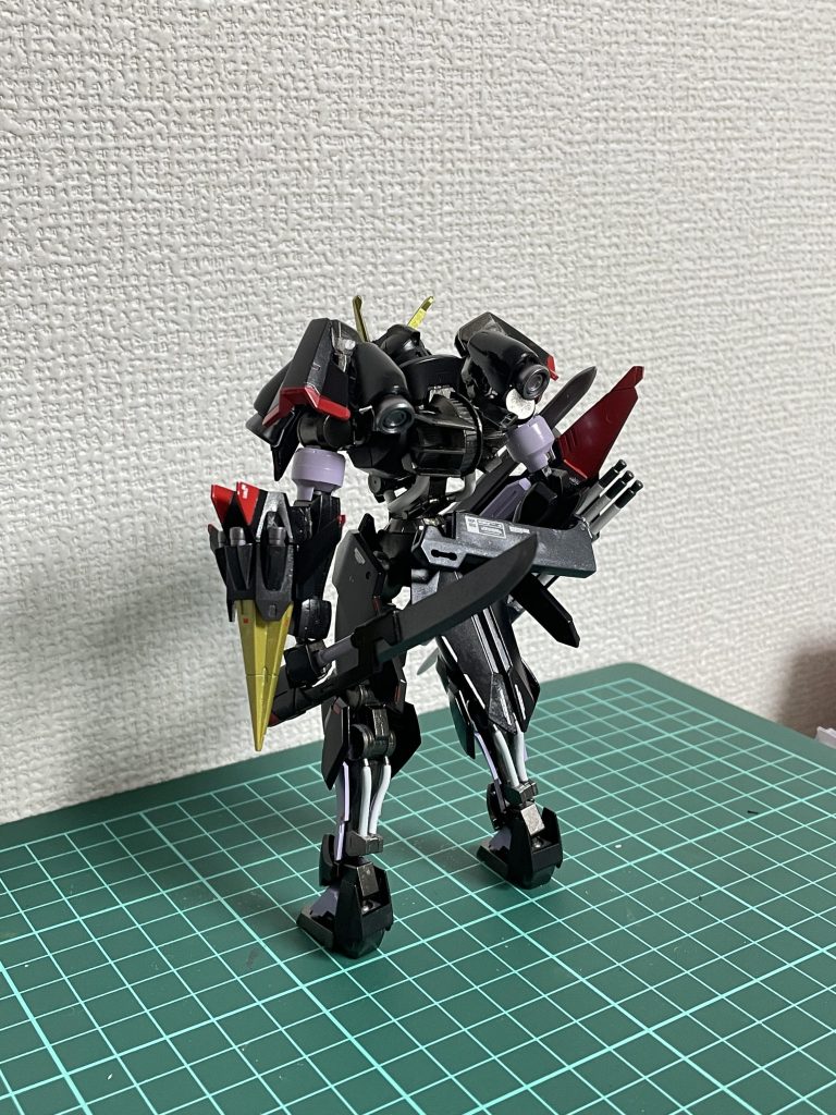 お尻マウント剣は忍者持ちするとよりステルス機っぽい感じがします☺️