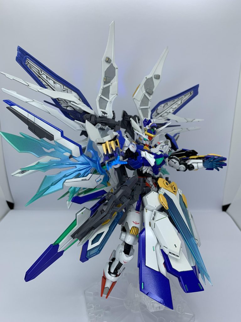 また、マーキュリーフィンガーは物理的な破壊以外にも膨大な量のデータストームを直接相手パイロットに流し込む効果があるため、万に一つ防がれても確実にパイロットを仕留めることができるらしい。これが祝福だ!そのため、必殺技でありながら決闘では使用を固く禁じられている。