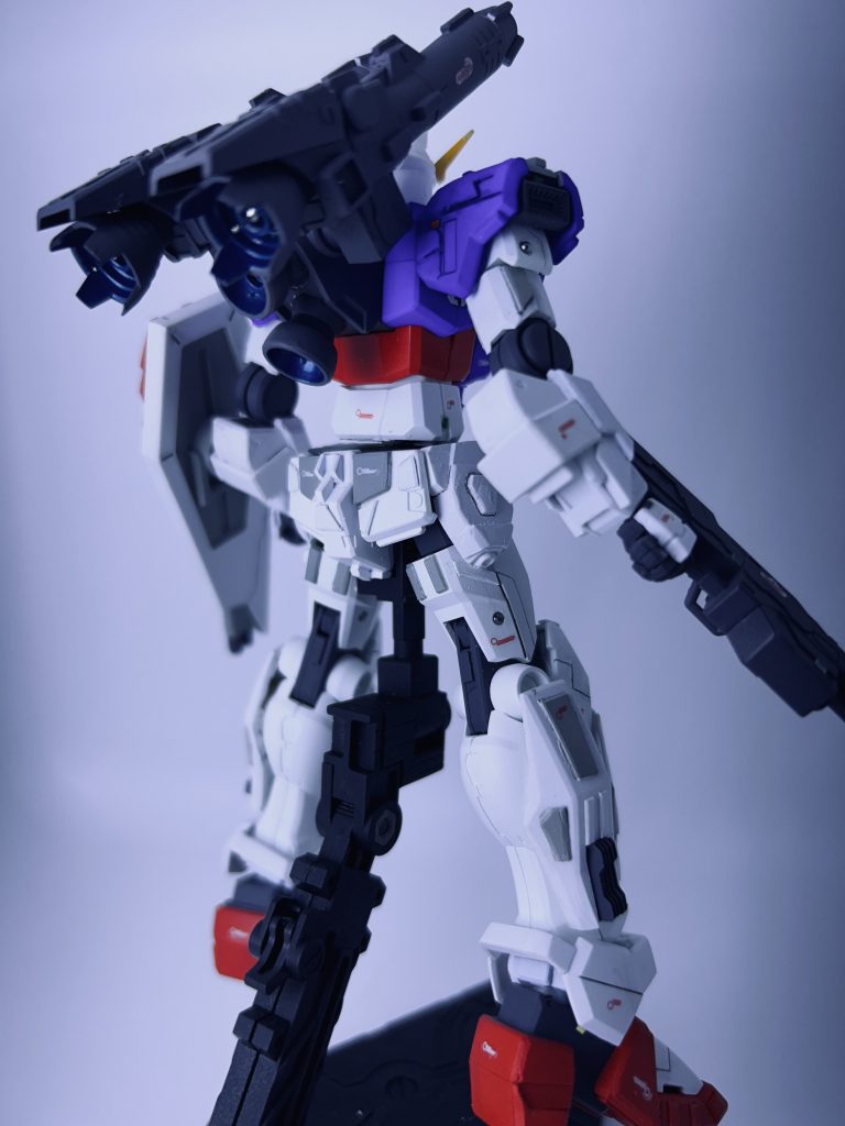 バック写真。ふくらはぎ側面？にあるグレーのパーツは，シイタケディテールになります。ディテールパンチのお陰で満足のが作れました。道具様々です笑