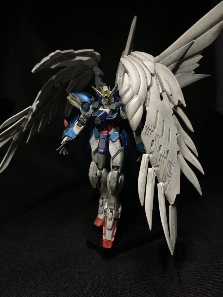 また作ってみたい機体です。次はアクセントとして、羽根部分をシルバーやゴールドを入れてみてもいいかもしれませんね。ここまでご覧いただきありがとうございます。