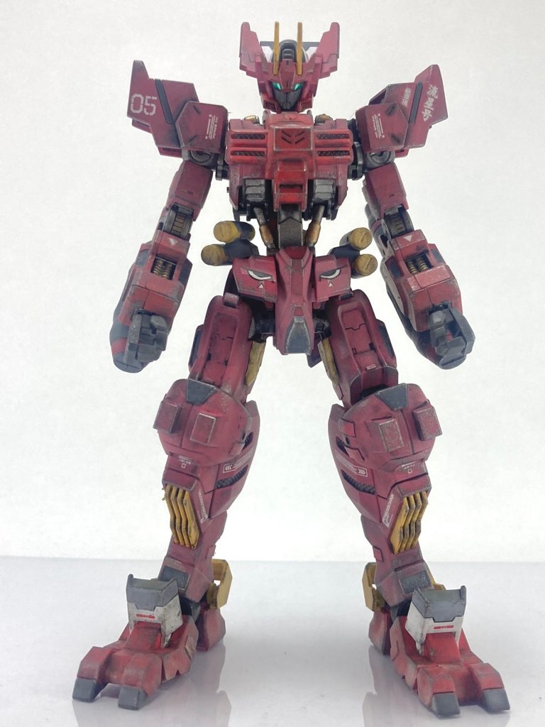 正面から~。ウェザリングカラーの拭き取りが弱かったんでしょう。思ったより黒っぽくなった気がします(笑)