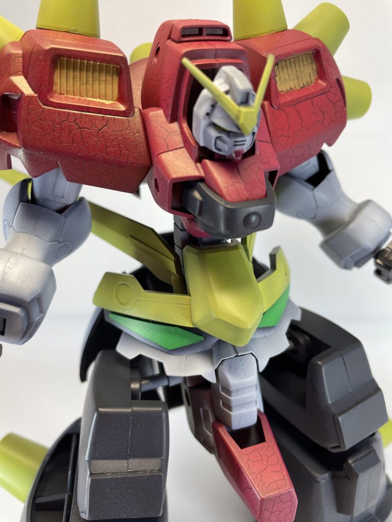 塗装で肩のひび割れ表現がいい味？が出たと思います。