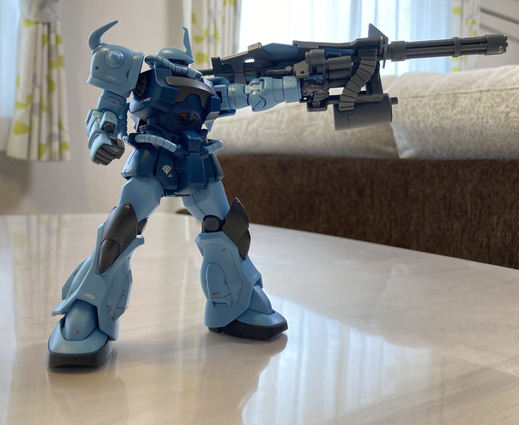 ガトリングシールドを構え。定期的にYouTubeでグフカス無双動画見てしまいます。