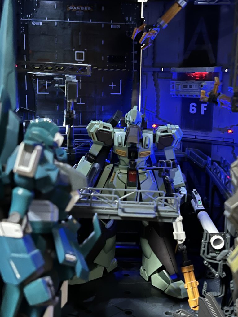 AE＆地球🌏連邦軍EFSF ネェルアーガマ内MS格納庫ジオラマ♪–4枚目/制作者：SINANJU