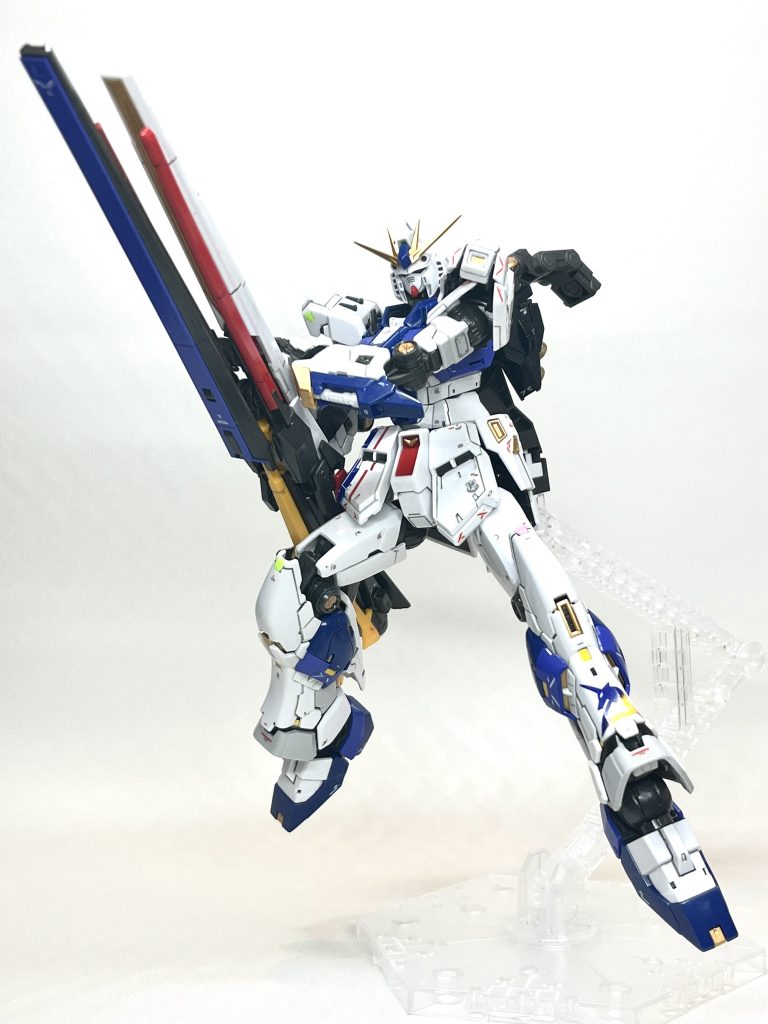 ロングレンジフィンファンネルは発射口の内側をゴールドにしました。