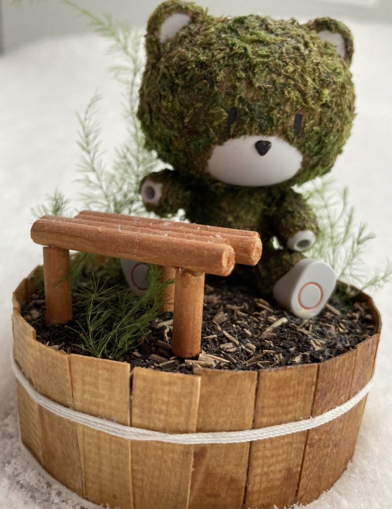 サイド3に雪が降る。雪の中のプッチガイです。