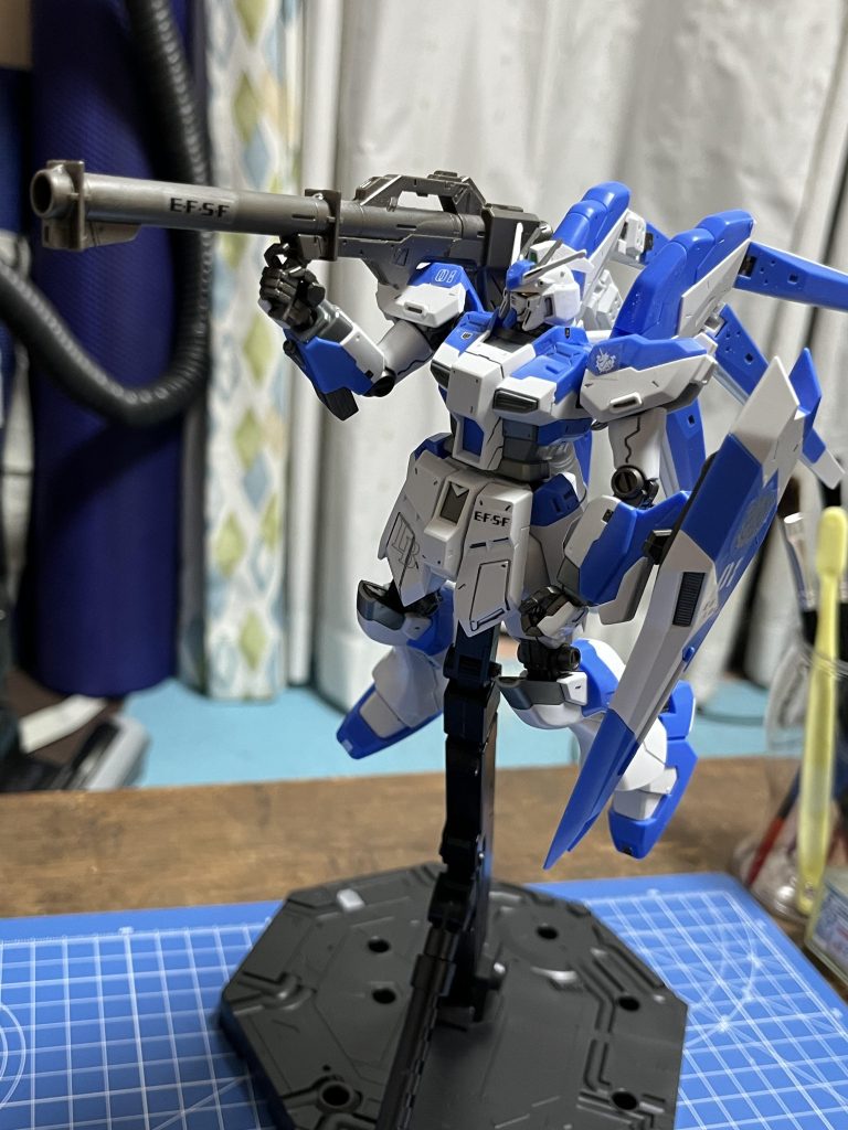 サザビーとHIν–2枚目/制作者：せんしき