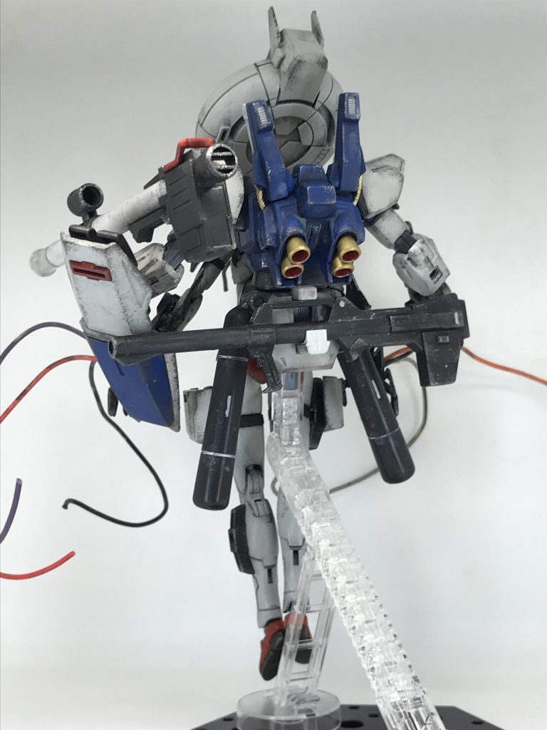 バックショット腰のプロペラントタンクは旧キットのリックドムツヴァイのを拝借これ…背中に装着したMSを他のMSに組み替えれば、色々なタイプのエイリアンレディを作れるのでは??