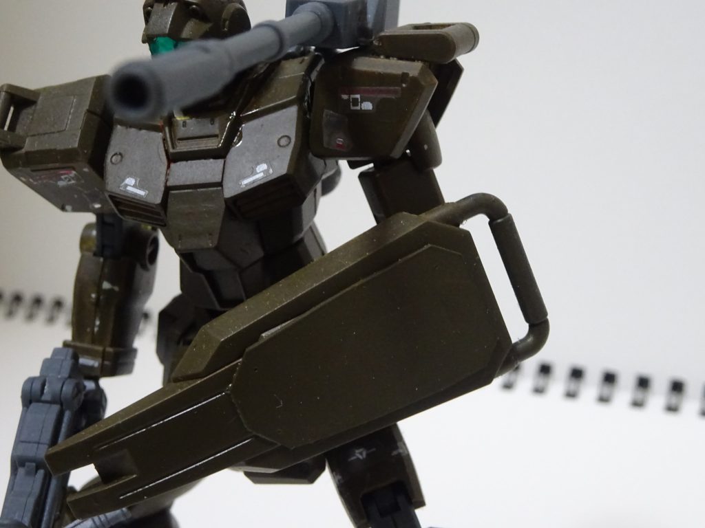 シールドはプラ板で増加装甲感を出してます。