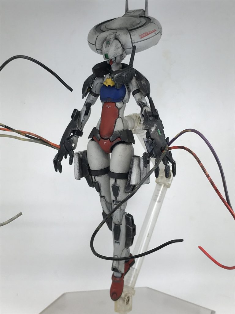 エイリアンレディ単体Mk-Ⅱのサイドアーマーを太腿横に付けてますボディはようやく手に入れた念願?の30MSリシェッタを使用(全く面影なし🙄)私、この浮遊ポーズ凄く好きなんです女性特有の美しい立ち姿に加え、浮遊させることで脚が長く見え立ち姿がさらに美しく見えます異形なのにこのセクシーな感じのフォルム、良いですね〜ものすごく好み😍