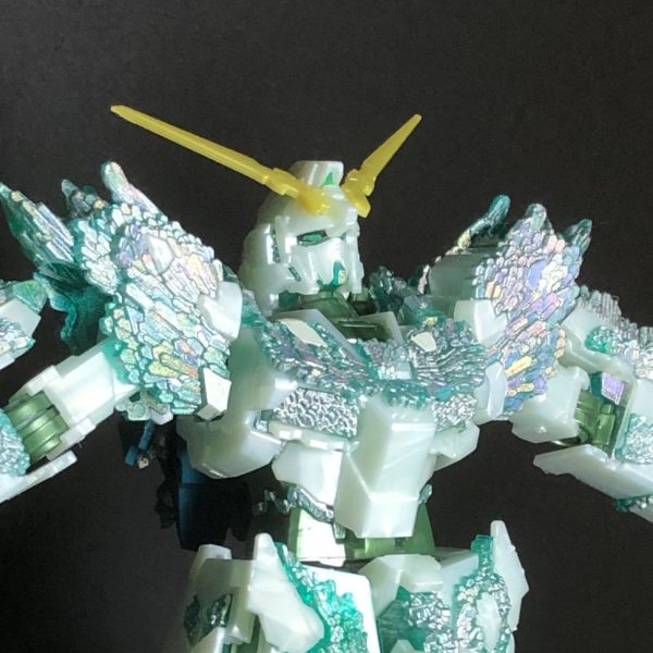 ユニコーンガンダム光の結晶体エアブラシによる全塗装 ガンプラ ガンダム PGユニコーンガンダム 光の結晶体 全塗装完成品｜kenshira0123