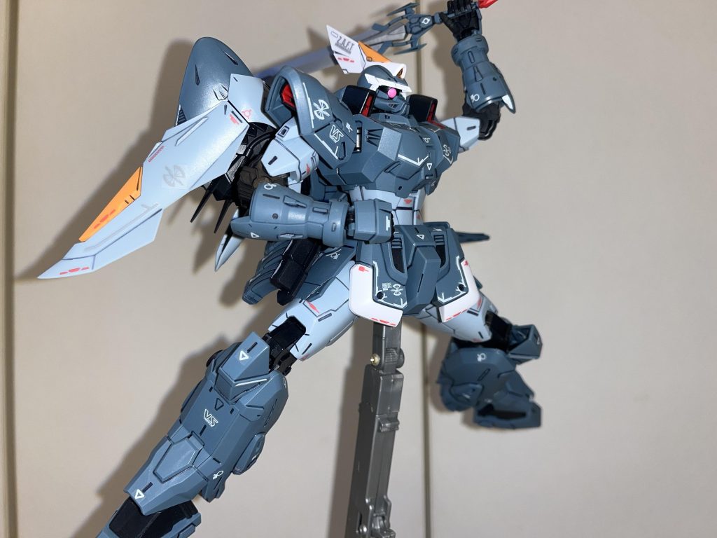 振り上げて、さあ切りますよ!