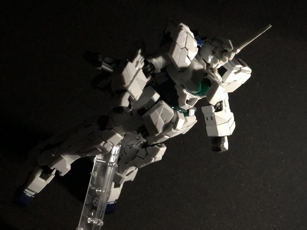 迷わず進みなさい…あなたは……お父上の……ユニコォォォーーーン！！！！！