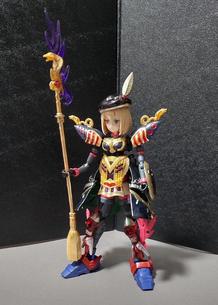 ・今回使用した30MSはティアーシャです。・SDガンプラはクレオパトラキュベレイをメインにして、腰周りにはロビンフッドAGE２で補強させてます。・脛当て代わりとして、ダークグラスパードラゴンの脚を付けました。・下駄はSD三国伝の郭嘉ヴァサーゴのです。※個人的にはSD三国伝くらいの大きめの足のほうが似合うかな、という理由で採用しています。