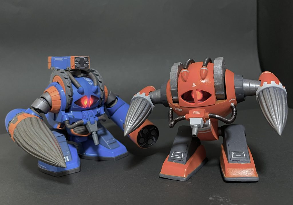 ジオノグラフィのアッグ用パーツが余っていたので、HGズゴックの骨組みを使用して完成させてみました。モノアイは釣具のミライトを使用して点灯しています。