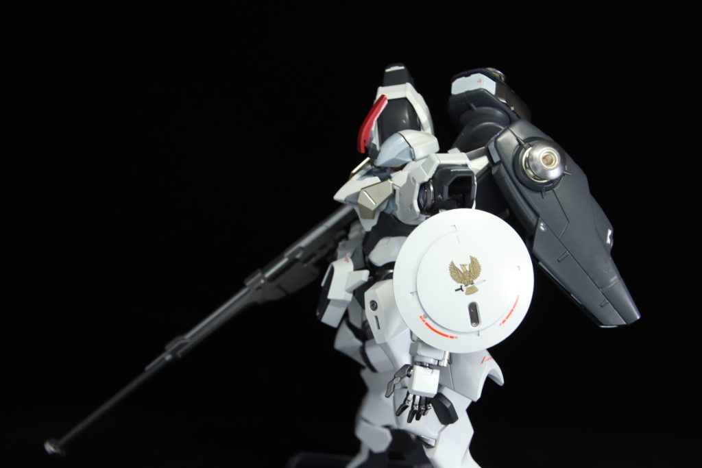 シールドのデカールはハセガワのオスプレイのデカールがちょうどよく貼れました