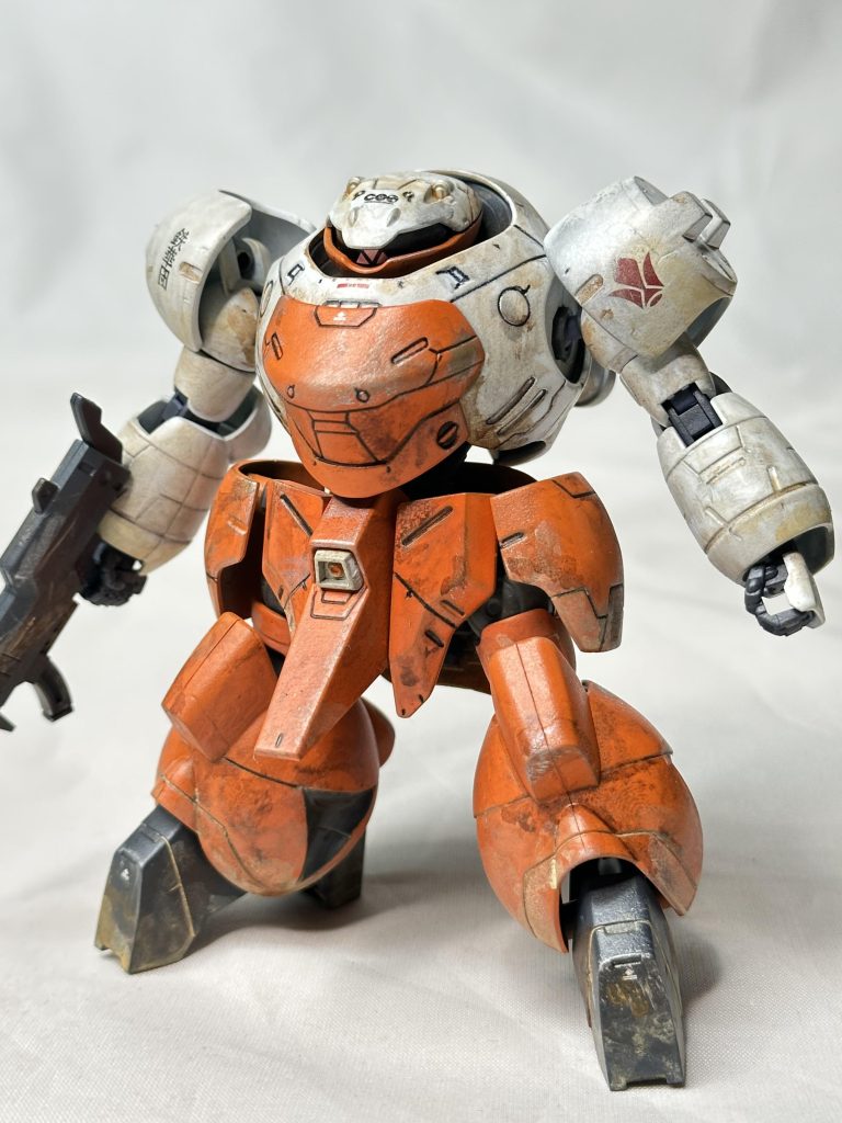 正面　ストレート組みに塗装、汚しです